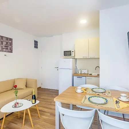 Awesome In With Wifi Apartment *