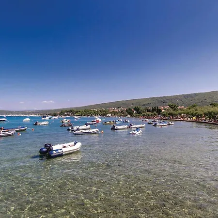 Stunning Apartment In Punat With Wifi アパート プナト