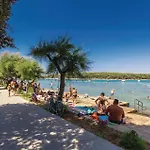 Apartmán 2 Bedroom Stunning In Punat
