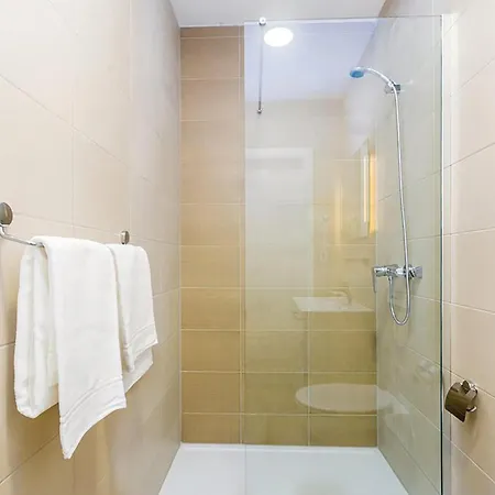 Stunning In With Wifi Apartment